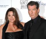 Pierce Brosnan et son épouse Keeley Shaye Smith, à l\'occasion de la 24e cérémonie des Genesis Awards, qui s\'est tenue au Beverly Hilton Hotel de Los Angeles, le 20 mars 2010.