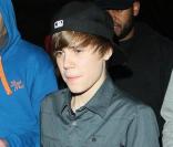 Justin Bieber poursuit la promo de son premier album,  My World 2.0 , à Londres, vendredi 19 mars.