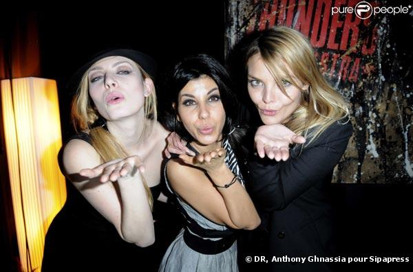 Elodie Frégé, Reem Kherici et Justine Fraioli, lors d'une soirée au KUBE Hotel, à Paris, le17 mars 2010.
