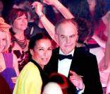 Frédéric Mitterrand sur le dance-floor, à l'occasion du célèbre Bal de la Rose, qui s'est tenu au Sporting Club de Monte Carlo, à Monaco, le 27 mars 2010.
