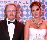 M. et Mme Umberto Tozzi, à l'occasion du célèbre Bal de la Rose, qui s'est tenu au Sporting Club de Monte Carlo, à Monaco, le 27 mars 2010.