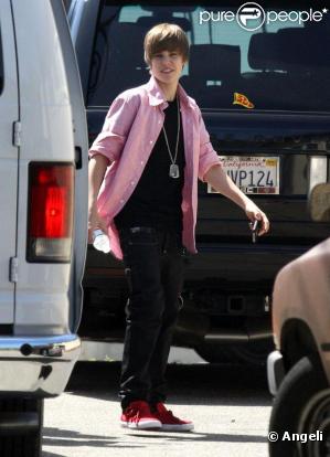 Justin Bieber tourne le clip du single  Eenie Meenie , qu'il interprète en duo avec Sean Kingston.