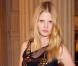 Lara Stone : La future mariée... continue de piquer le contrat des autres !