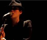 Marion Cotillard accompagne Maxim Nucci et Yodelice en tournée, comme ont pu le constater avec plaisir les spectateurs du concert à la Coop' de Clermont, le 9 avril 2010