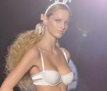 Le superbe mannequin Michaela Kocianova, nouvelle conquête de Guy Ritchie ?