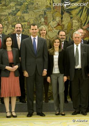Letizia d'Espagne et son époux Felipe à Madrid, au palais royal, à l'occasion d'une réunion. Le 14 avril 2010