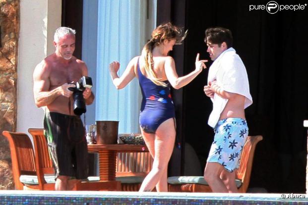Drew Barrymore profite de ses vacances avec quelques amis à Los Cabos au Mexique au début du mois d'avril 2010 