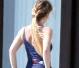 Drew Barrymore profite de ses vacances avec quelques amis à Los Cabos au Mexique au début du mois d'avril 2010 
