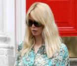 Claudia Schiffer à la sortie de l'école de ses enfants. Le 26 avril à Londres