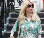 Claudia Schiffer à la sortie de l'école de ses enfants. Le 26 avril à Londres