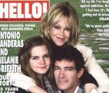 Antonio Banderas et Melanie Griffith, avec leur fille Stella, en couverture d'Hello !