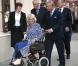 Camilla Parker Bowles : Chaud devant, c'est son mari le prince Charles qui est aux commandes de son fauteuil roulant !