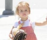 Jessica Alba à Beverly Hills le 6 mai 2010 avec son adorable Honor