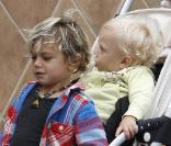 Gavin Rossdale et ses fils Kingston et Zuma à Studio City, le 9 mai 2010