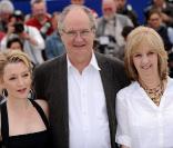 Lesley Manville, Ruth Sheen and Jim Broadbent lors du photocall d'Another Year au Festival de Cannes, le 15 mai 2010