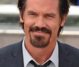 Josh Brolin lors du photocall à Cannes pour You Will Meet A Dark Stranger, le 15 mai 2010