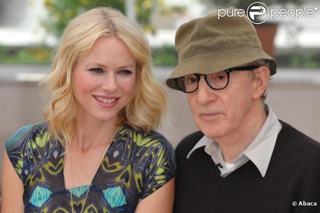 Naomi Watts et Woody Allen lors du photocall à Cannes pour You Will Meet A Dark Stranger, le 15 mai 2010