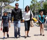 Cindy Crawford en famille à Malibu, le 22 mai 2010