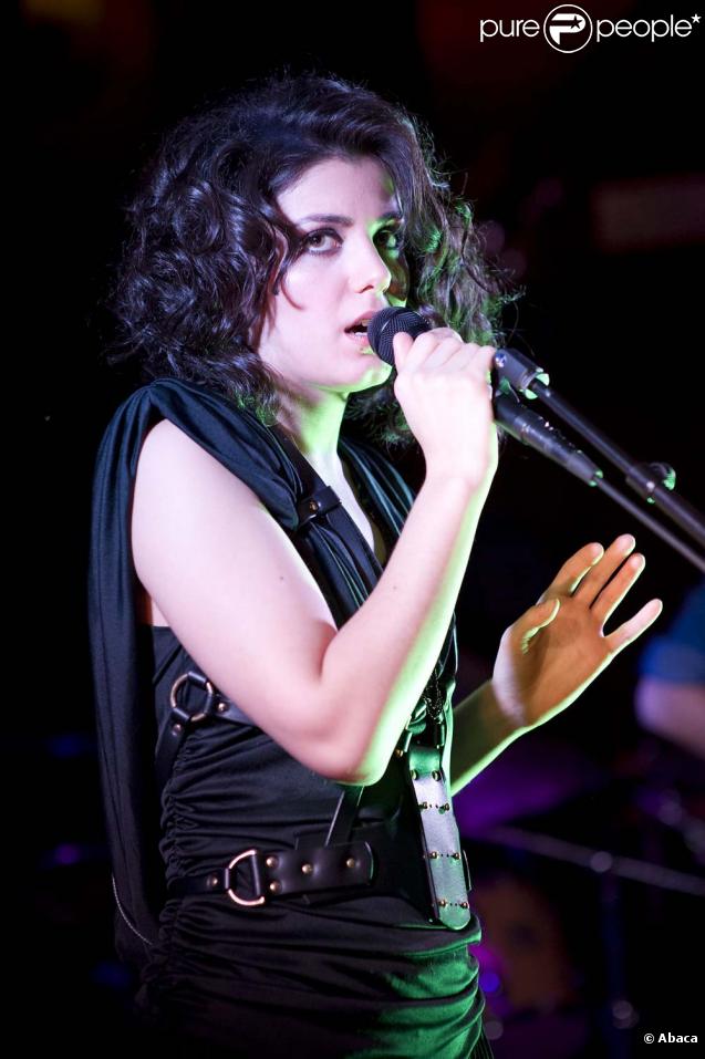 Katie Melua sur scène à Londres, le 5 mai 2010 !