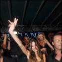 Cannes 2010 - La sublime Alessandra Ambrosio, une fan déchaînée en soirée !