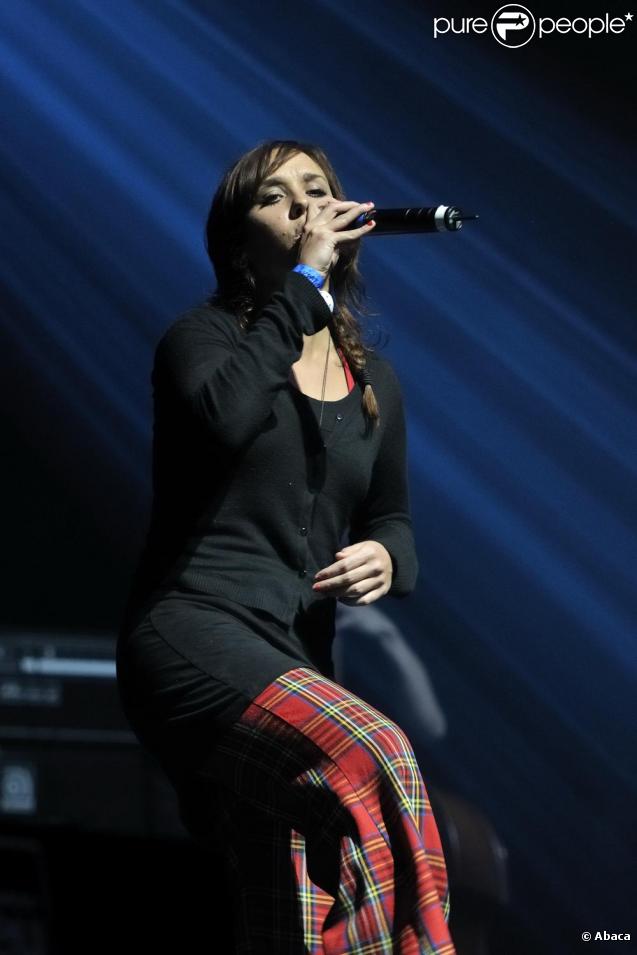 417724-la-chanteuse-zaz-rencontre-un-succes-637x0-1.jpg