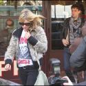 PHOTOS : quand Kate Moss tente de passer incognito en plein Paris...