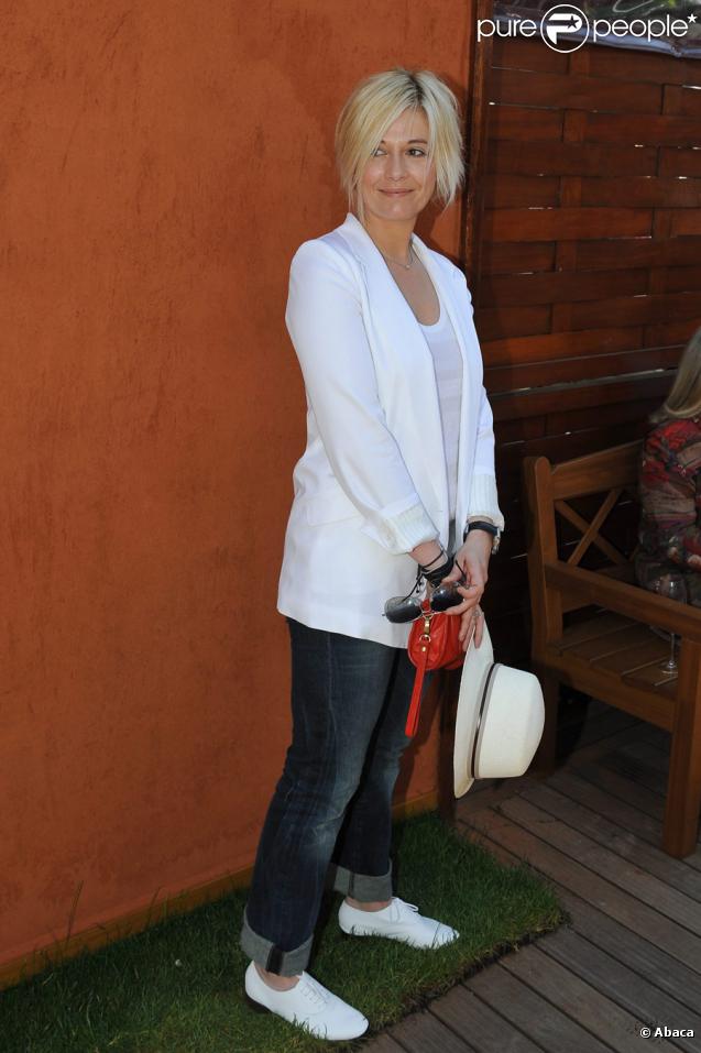Flavie Flament à Roland-Garros pour assister aux demi-finales féminines, le 3 juin 2010