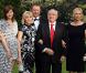 Mikhaïl Gorbatchev en famille lors du 5e gala de charité annuel organisé par la Raisa Gorbatchev Foundation, qui s'est tenu au Stud House d'Hampton Court Palace, au sud de Londres, le 5 juin 2010. 