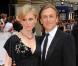 Emilia Fox et Jeremy Gilley sur le tapis rouge des Baftas à Londres pour les récompenses des oeuvres télévisées britanniques le 6 juin 2010