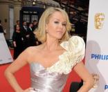 La présentatrice Amanda Holden sur le tapis rouge des Baftas à Londres pour les récompenses des oeuvres télévisées britanniques le 6 juin 2010