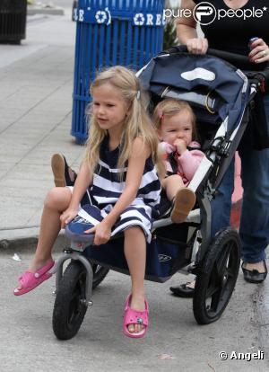 Jennifer Garner et ses filles à Los Angeles (6 juin 2010)