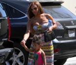 Mel B et son mari Stephen Belafonte sont de sortie dans les rues de Los Angeles : un moment en famille passé avec Phoenix et Angel, les deux enfants de Mel B pour fêter les trois ans de mariage du couple.