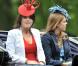 Les princesse Beatrice et Eugenie d'York à la parade Trooping the Colour, le 12 juin 2010, à Londres.