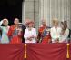 La reine Elizabeth II, le prince Philip, Camilla Parker Bowles, le prince Charles et d'autres membres de la famille royale à la parade Trooping the Colour, le 12 juin 2010, à Londres.