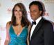Elizabeth Hurley : Lorsqu'elle nous dévoile un décolleté ravageur, même son mari est bluffé !
