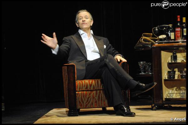 Francis Huster lors du filage de la pièce Sacha le magnifique au théâtre de la Gaîté-Montparnasse le 21 juin 2010