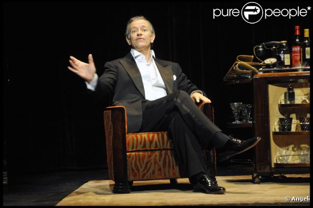 Francis Huster lors du filage de la pièce Sacha le magnifique au théâtre de la Gaîté-Montparnasse le 21 juin 2010