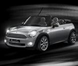 Kenneth Cole a posé sa touche sur la carrosserie de la Mini cabriolet