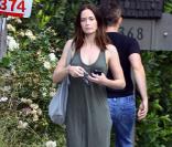 La ravissante Emily Blunt, à la sortie de la maison d'Amy Adams, à Beverly Hills, le 22 juin 2010.