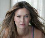 Bar Refaeli : vous en reprendrez bien une petite gorgée ?