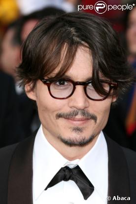 Après avoir fait étalage de sa voix dans Sweeney Todd, Johnny Depp la prête pour une bonne cause