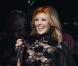 Kylie Minogue rejoint les Scissor Sisters sur scène, pendant le festival de Glastonburry, le 26 juin 2010