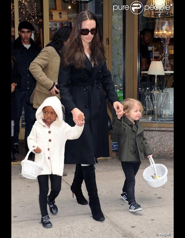 Angelina et ses filles Zahara et Shiloh à New York en février 2009