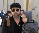 Brad Pitt et Shiloh en mars 2010 