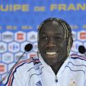 Le latéral droit des Bleus, Bacary Sagna, va dire "oui" à la belle Ludivine cet été !