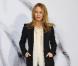 Vanessa Paradis, en mode casual chic lors du défilé Chanel, le 9 mars 2010 à Paris 