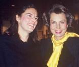 Françoise Bettencourt-Meyers, à l\'origine d\'une affaire dont elle n\'aurait jamais pu penser qu\'elle prenne une telle ampleur, clame vouloir protéger et retrouver sa mère, Liliane Bettencourt... (photo : avec André Bettencourt, en 1987)<br />
