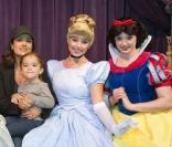 Salma Hayek et sa Valentina, le 8 juillet 2010, à Disneyland !
