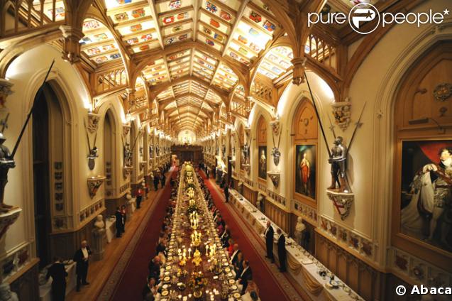 Les 146 convives du dîner de gala à Windsor attablés...