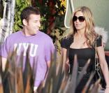 Jennifer Aniston et Adam Sandler sur le tournage de <em>Just Go With It</em>, le 14 avril 2010 à Los Angeles.<br />